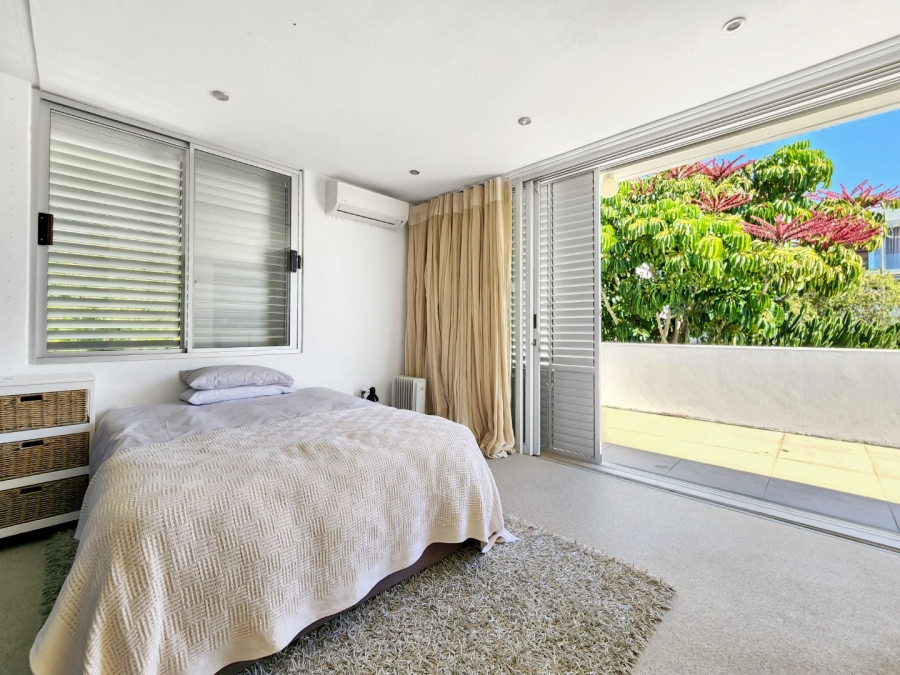 5 Bedroom Property for Sale in Fresnaye Western Cape